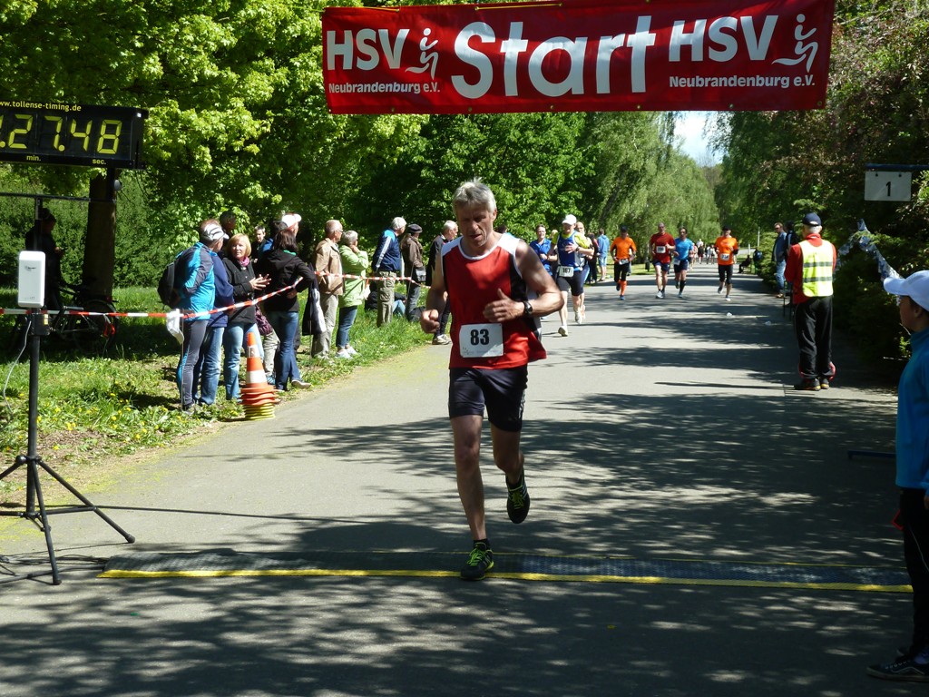 Lothar Domnick (83) lief mit 1h37:58 auf den 43.Platz der Gesamtwertung und in seiner Altersklasse M50 auf den 8.Platz.