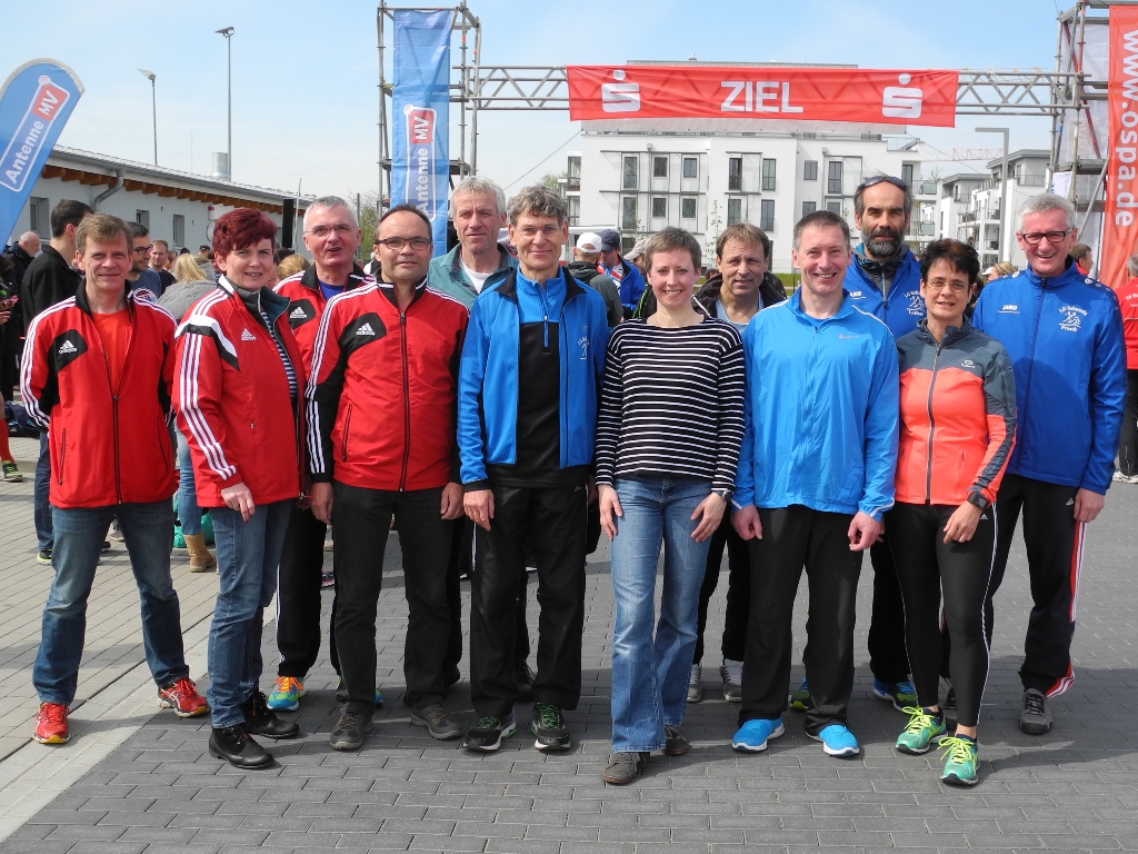 Die Schweriner Läuferinnen und Läufer der Laufgruppe Schwerin und der Fünf-Seen Laufgruppe
